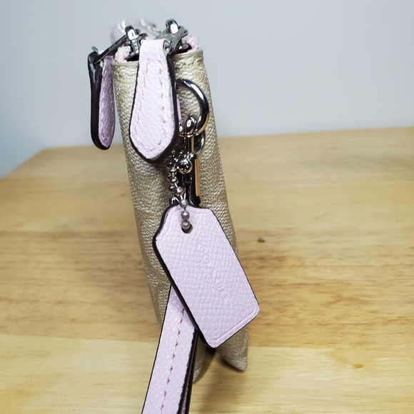 Authentic Coach double Zip Wristlet - Picture 3 of 16